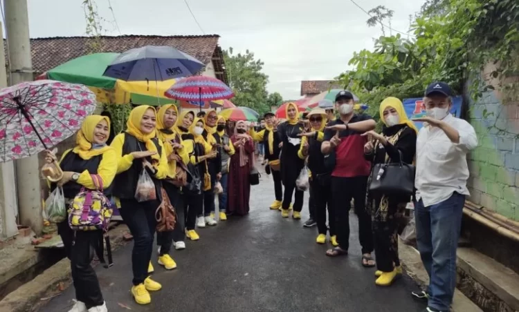 Bersama Ketua GenPI Lampung Abdul Rohman Wahid, Rombongan Disparekraf Berkunjung Ke Payungi