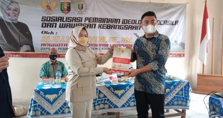Wakil Ketua I DPRD Lampung Hj. Elly Wahyuni Bersama Ketum GenPI Lampung Gelar Reses Dewan di Kota Metro