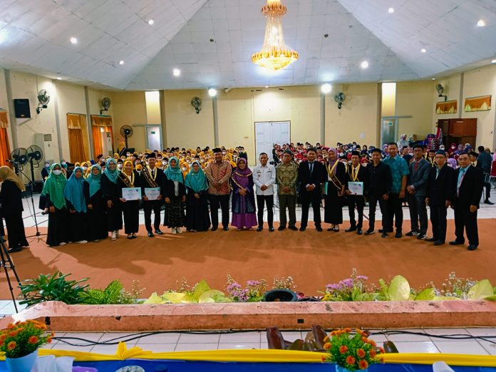 244 Mahasiswa FEBI IAIN Metro Lulus, Siap Menjadi Penggerak Perubahan Sosial