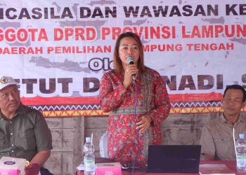 Anggota DPRD Lampung Ketut Dewi Nadi Gelar Sosialisasi Pancasila di Balai Banjar Kampung Rama Dewa Seputih Raman