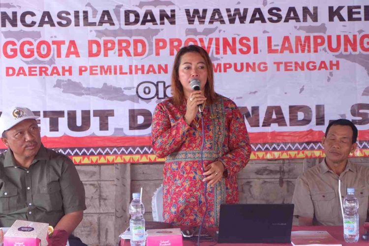 Anggota DPRD Lampung Ketut Dewi Nadi Gelar Sosialisasi Pancasila di Balai Banjar Kampung Rama Dewa Seputih Raman