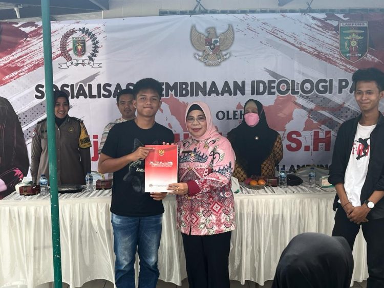 Anggota DPRD Lampung Aprilliati Gelar Sosialisasi Pembinaan Ideologi Pancasila Di Langkapura