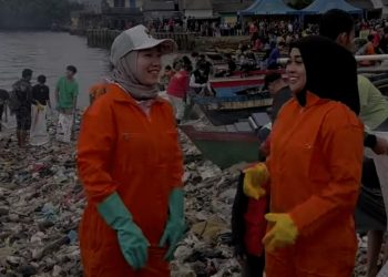 Anggota DPRD Lampung, Lesty Putri Utami hingga influencer ikut bersihkan sampah di Sukaraja