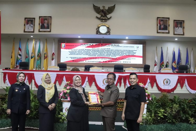 Wagub Chusnunia Hadiri Rapat Paripurna DPRD Provinsi Lampung Agenda Penyampaian Rancangan KUPA Tahun 2023, KUA dan PPAS APBD Tahun 2024