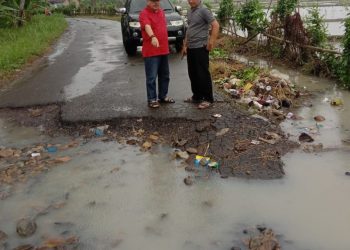 Anggota DPRD Lampung Watoni Tinjau Langsung Gorong-gorong Amblas di Marga Punduh Pesawaran